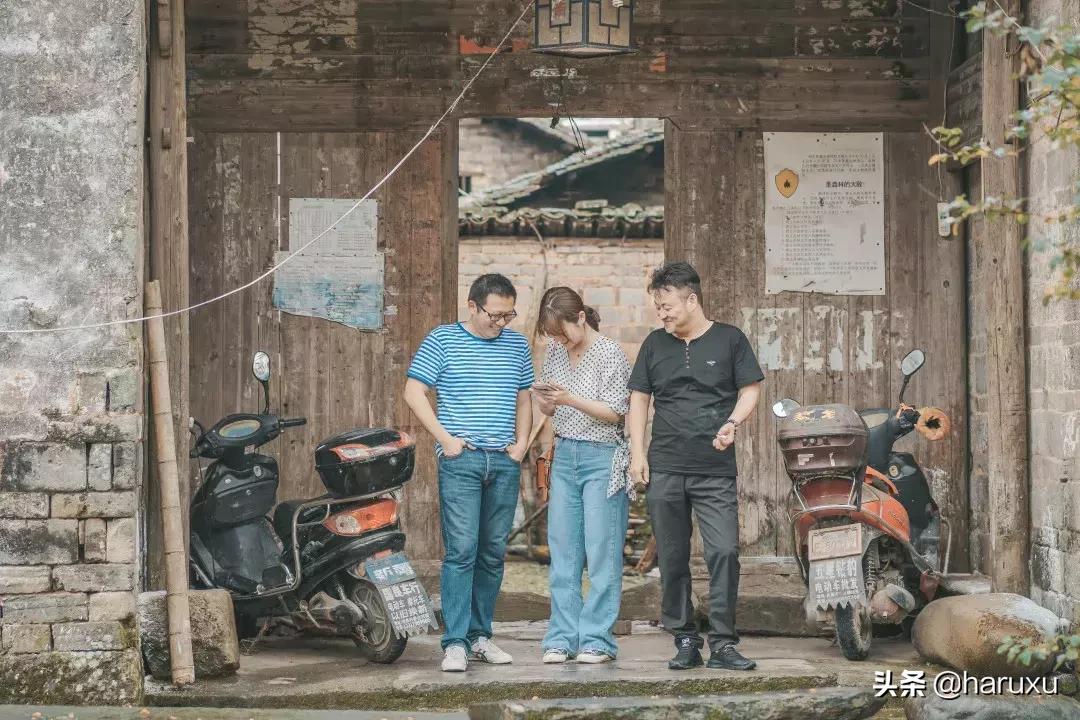 旅行发朋友圈的精美句子短句：让你的旅行照片瞬间提升格调，告别词穷尴尬