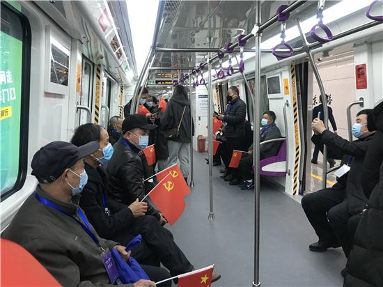 《星空列车与白的旅行》选项系统解析：如何通过选择创造独特的情感体验