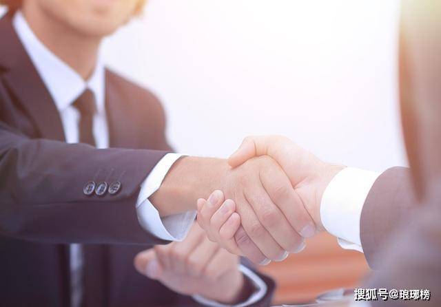 女人旅游发高情商朋友圈：轻松掌握社交智慧，分享真实快乐不踩雷